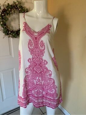 Jun & Ivy Francesca's Pink and White Paisley Patterned Mini Dress